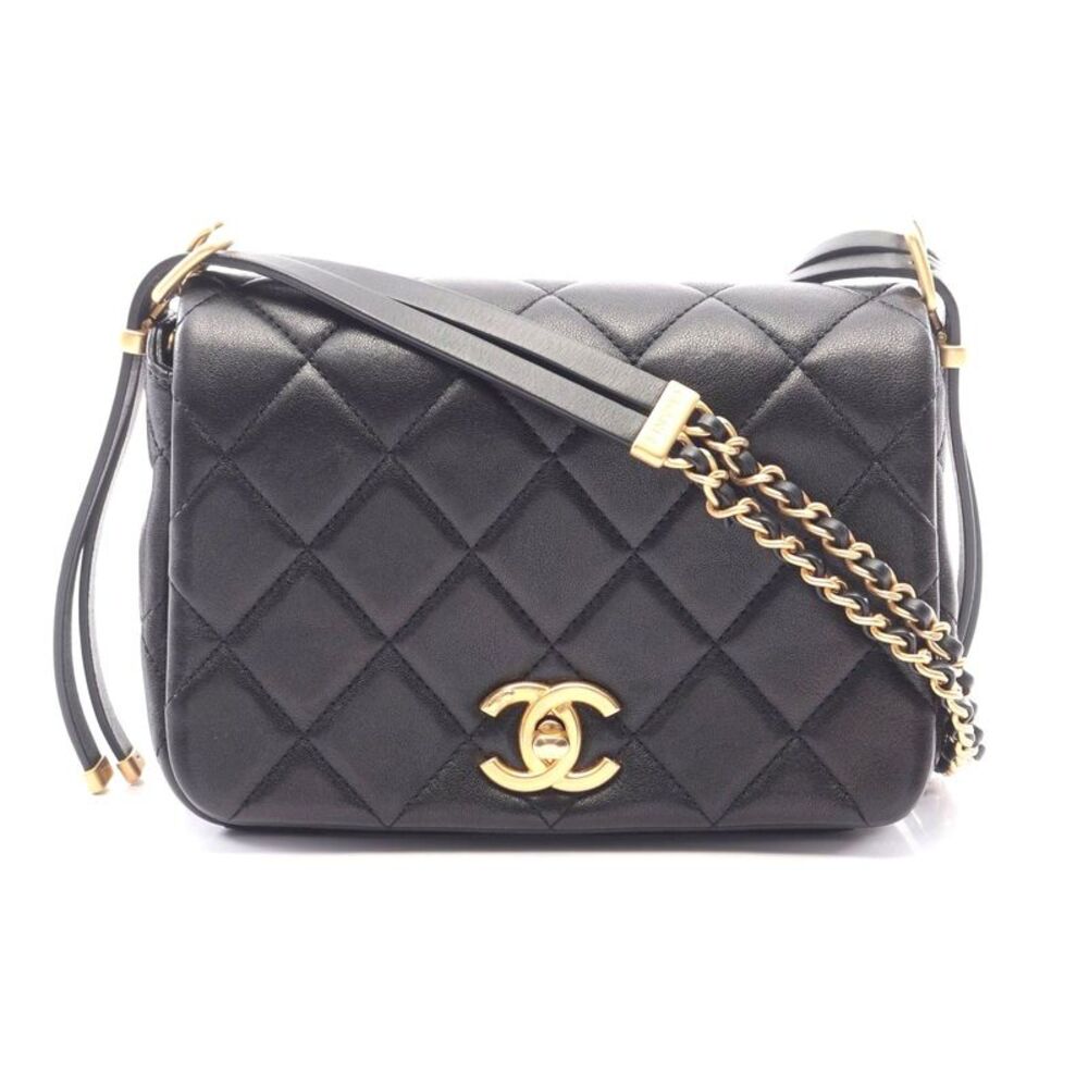Chanel Matelasse Leather Shoulder Bag